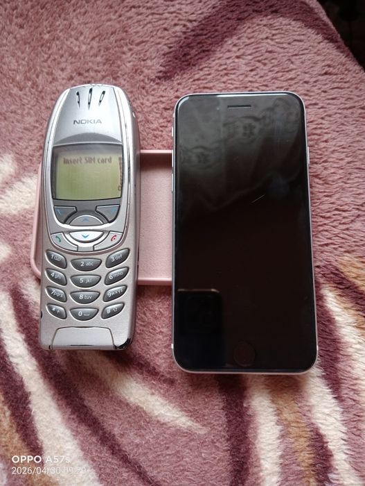 iPhone 8, Nokia 6310 i.