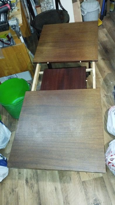 Холна маса с колелца