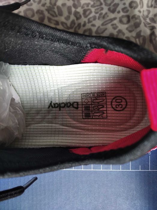 Детски маратонки нови