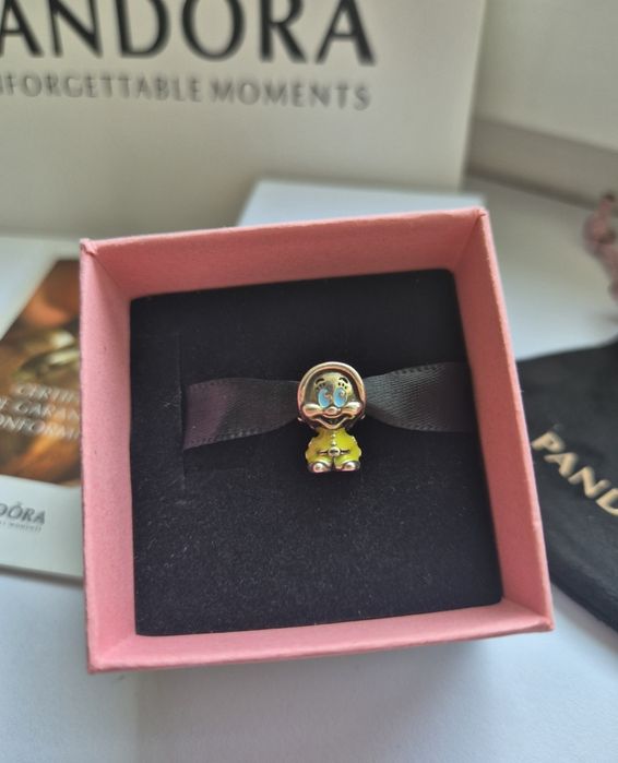 Aparat anti-pasari solar pentru exterior