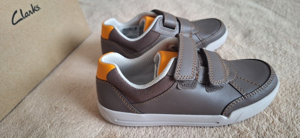 НОВИ, 28 н-р, КОЖЕНИ маратонки Clarks, момче/момиче