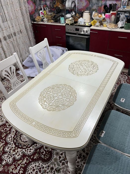 Продам стол и 6 стульев