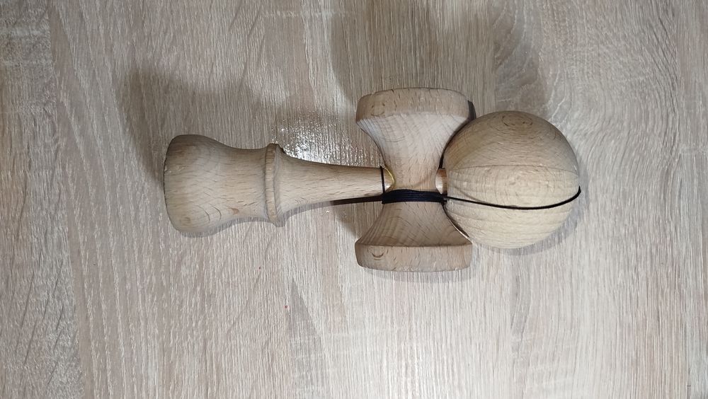 Vând/schimb kendama prism cu Ken ivan și tama natty