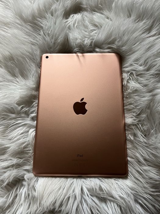 iPad 8th (2020), model Wi-Fi,32 GB.Gold