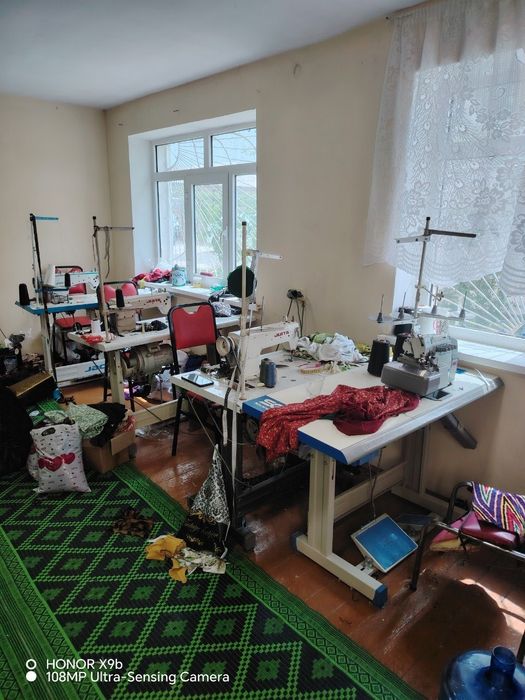 Замонавий ва миллий аёллар кийимлари тикиб бериш