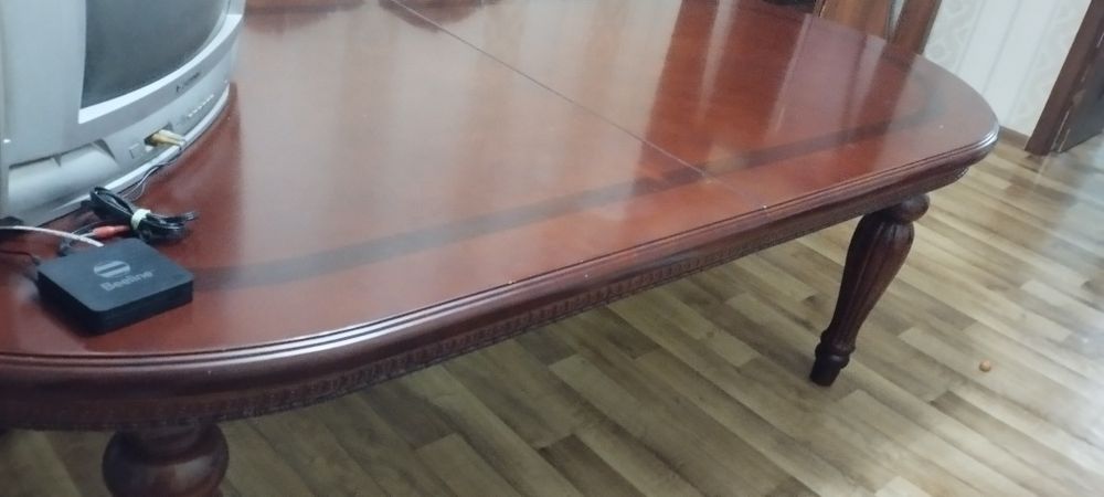 Продам стол большой отличный