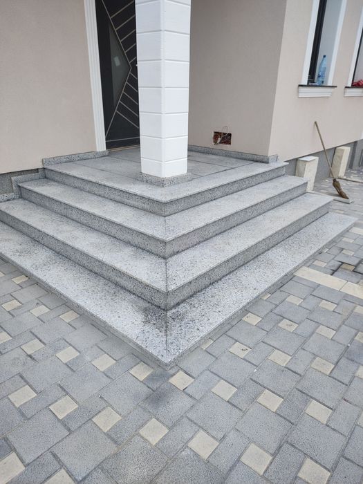 Trepte și contratrepte din marmura sau granit