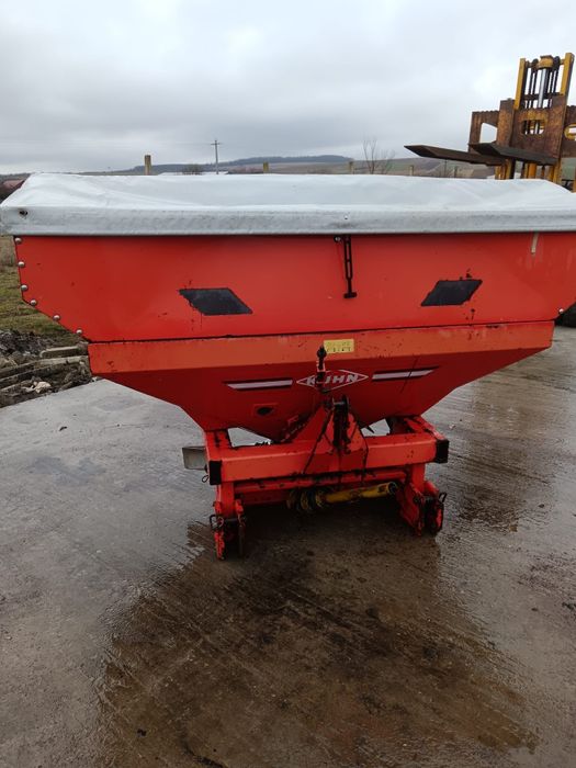 Distribuitor îngrășăminte ,azot, khun 900kg