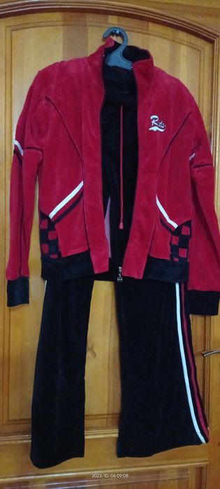Велюровый костюм, новый, размер L или 46-48