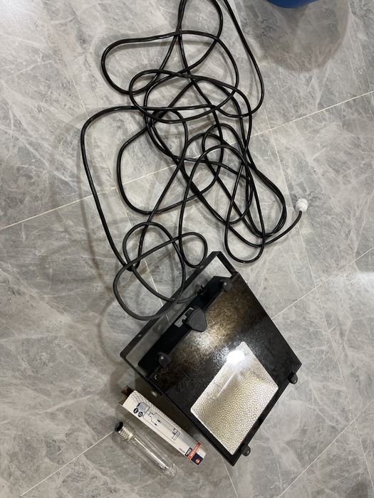 Продам прожектор