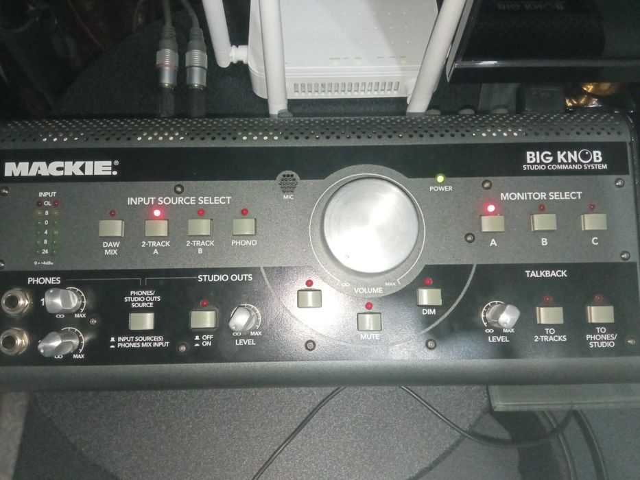 Mackie Bigknob controller студийный монитор контроллер