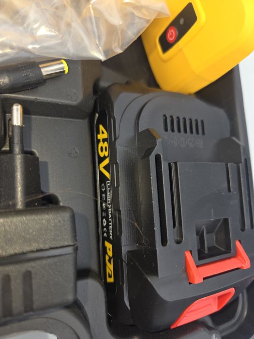 Foarfecă electrică 48V pentru vie și pomi – Puternică și ușor de fo