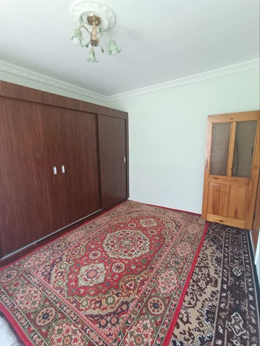 Dom(kvartira) sotiladi (2 xona)