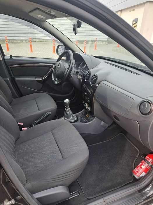 Vând Dacia Duster 1.5 tdci 4x2