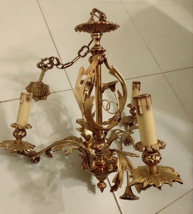 Candelabru din bronz Dore in stilul Rococo cu 3 brațe ,piesa cu o lucr