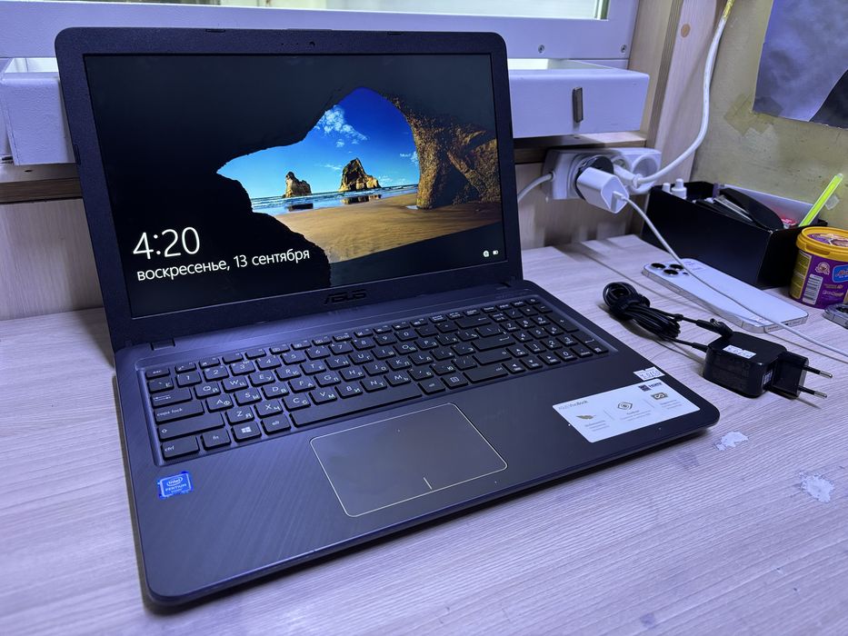 ASUS VivoBook X543M 4 ГБ 1 ТБ
