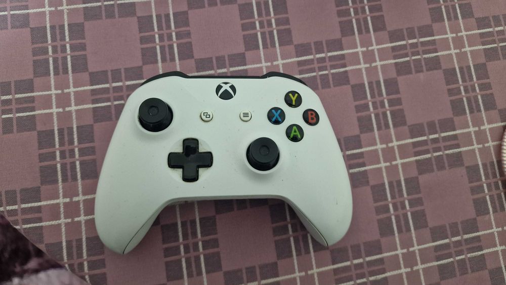 Конзола Xbox One S