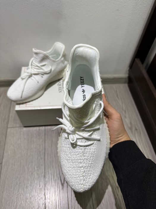 Yeezy 350: Cream White