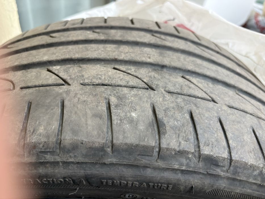 Anvelope Vară 19 Goodyear 275/35/19 + Bridgestone 235/40/19