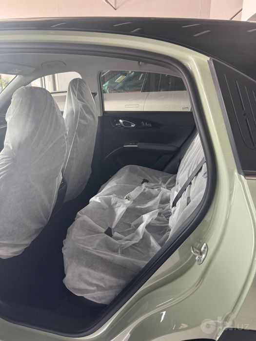 Geely ex2 ev 400 km