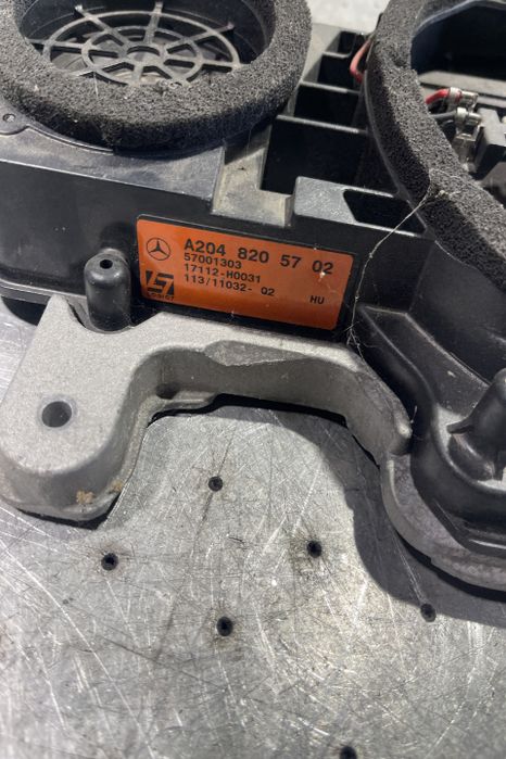 Subwoofer auto A204 820 57 02 Mercedes-Benz CLA-Class C117