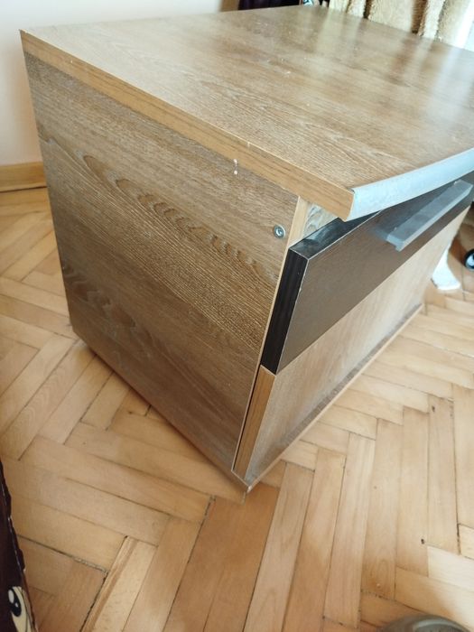 2 Noptiere cu spatiu depozitare