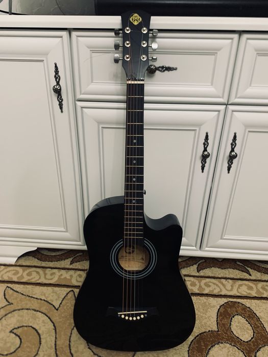 Акустическая гитара