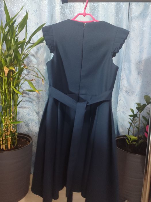 Продам школьную форму для девочки