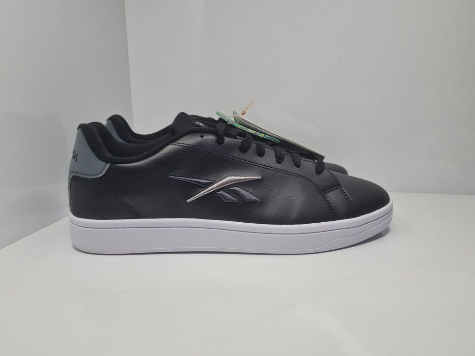 Кецове Reebok 

Нови с кутия.

Размер 44.5 стелка 29 см.

Цена 79 лв.