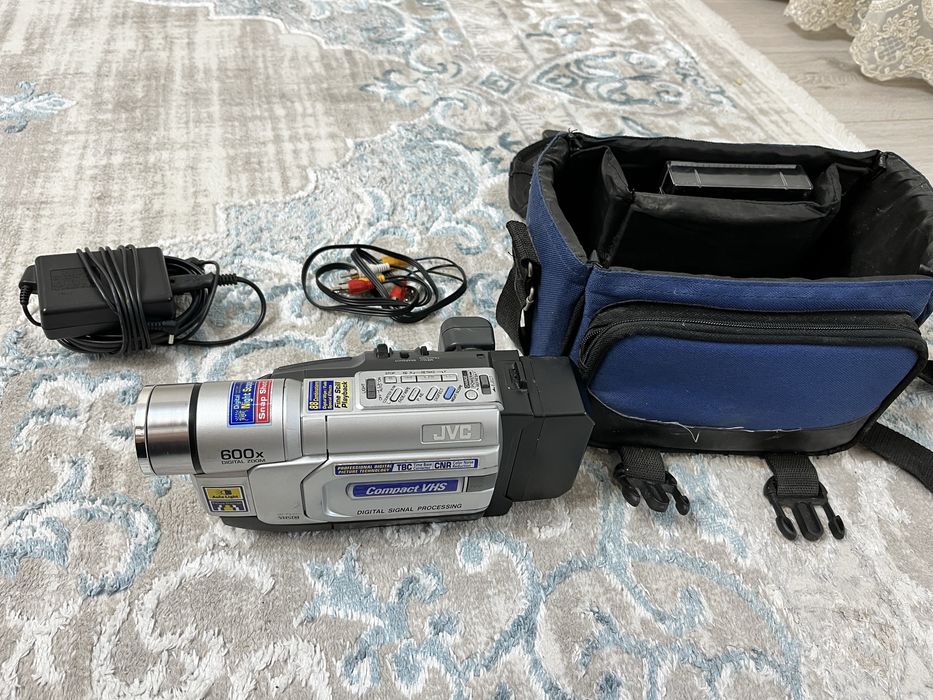 Продам видеокамеру