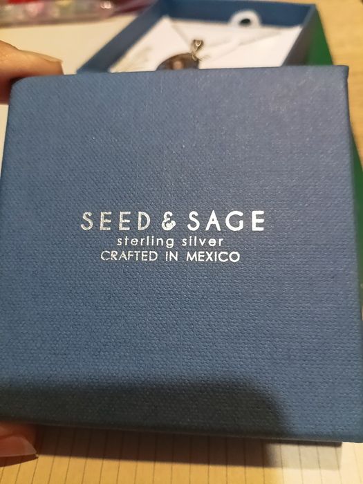 Продавам сребърно бижу ,проба 925-Богородица  със сребърно синджирче