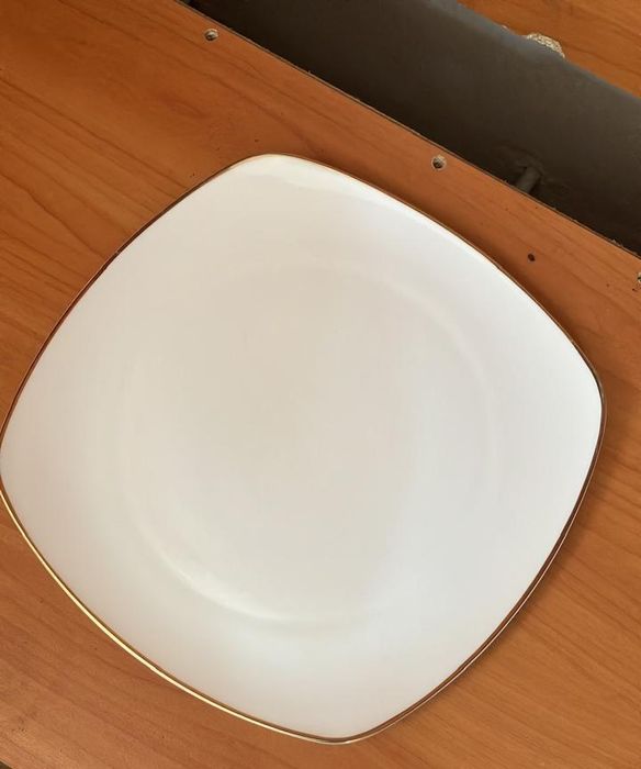 Продам тарелки новые