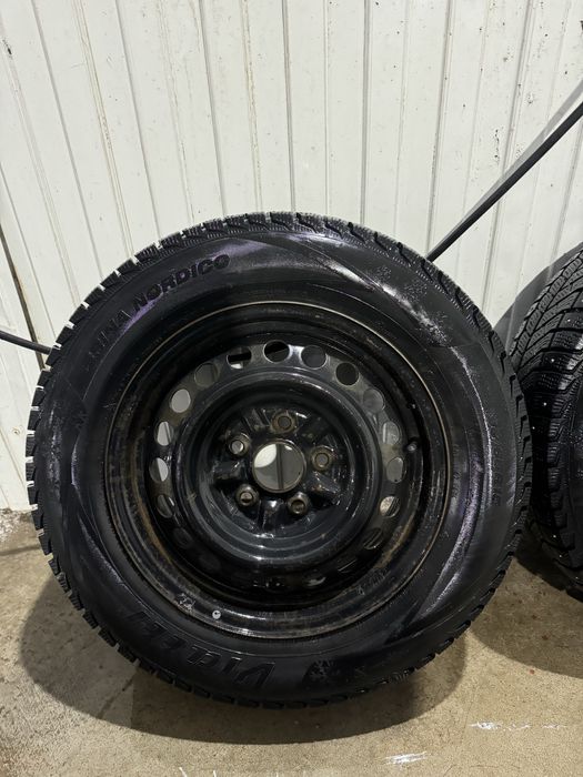 Продам диски с зимней резиной