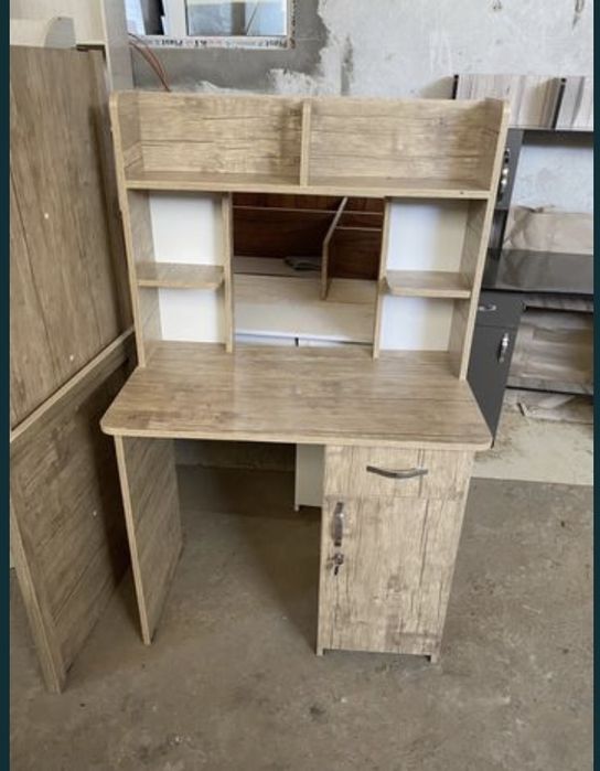 Письменный стол