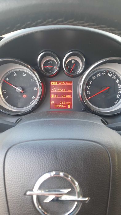 Opel astra sports tourer 2014