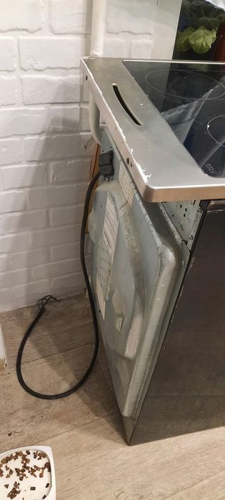 Продам электроплиту HANSA