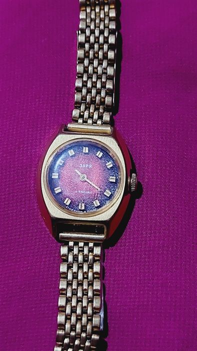 Часы позолоченные