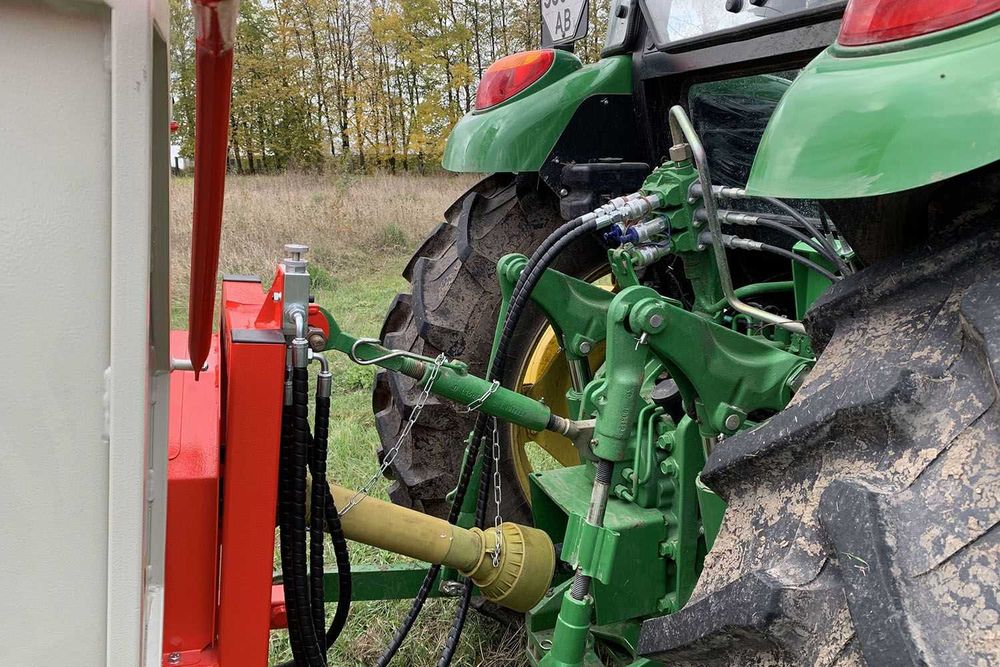 Tocator de crengi AM-200 PTO-K PRO (la tractor), cu banda de transportare , ∅ max. 200 mm