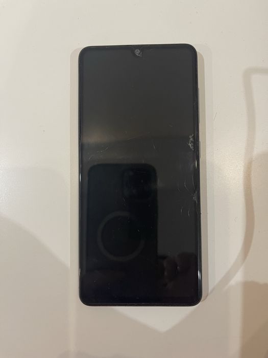 Продам телефон Самсунг А41 за 15тыс!