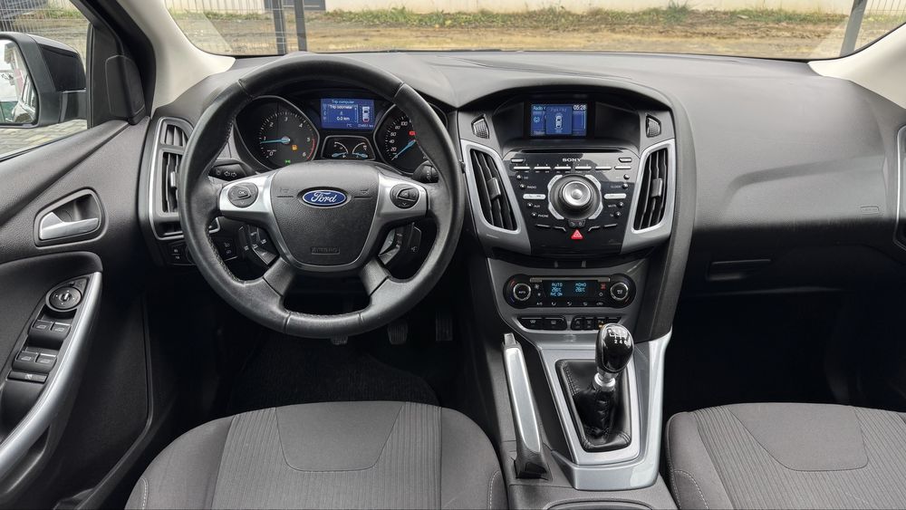 Ford Focus 3 hatchback  Titanium 2011 1,6 tdci  RAR efectuat