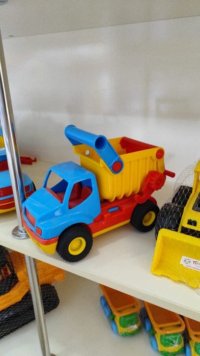 Грузовик игрушка новая