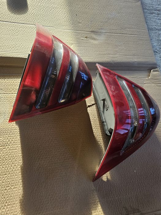 Lampa stop pe aripa dreapta stânga Mercedes-Benz C-Class W203/S203/CL2