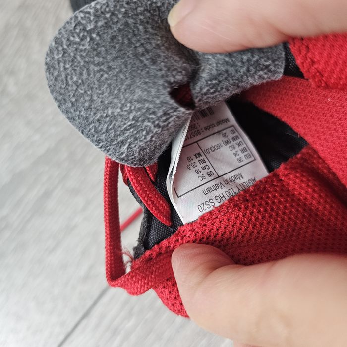 Pantofi fotbal mărime 26