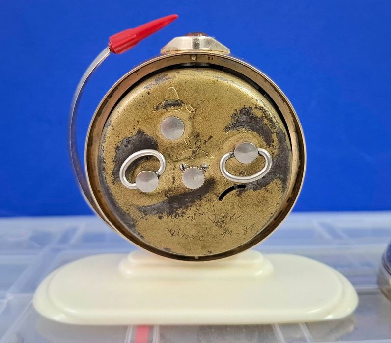 Ceas vechi mecanic glob pământesc