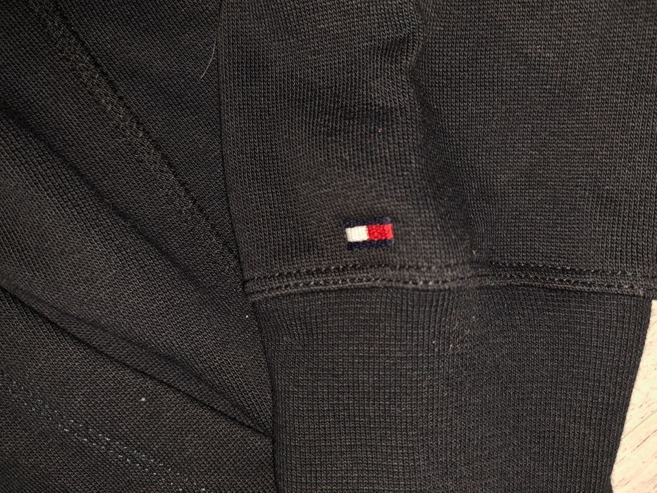 Tommy Hilfiger-Ориг.суйчър Нов !!!