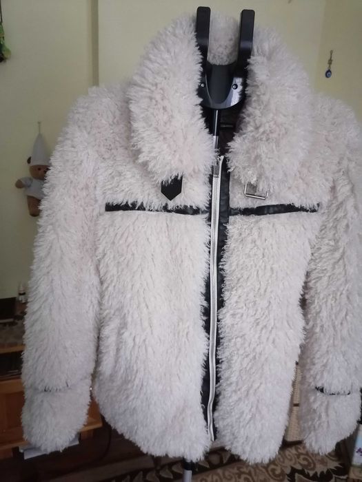 Ново бяло яке с етикет