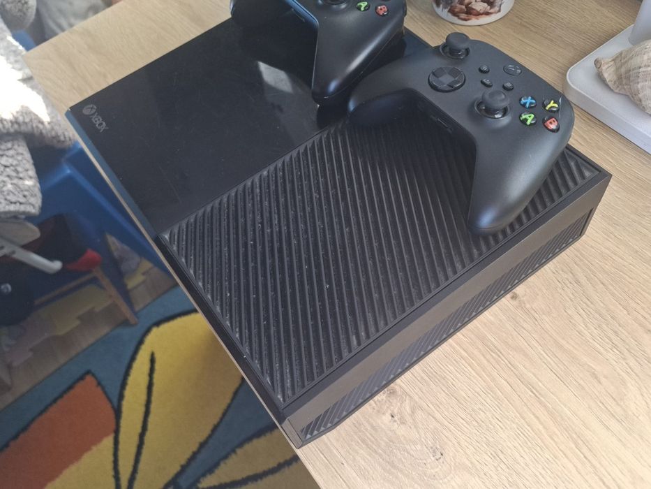 Xbox one +2 controler+9 jocuri