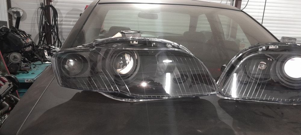 Продавам фарове за а4 б7