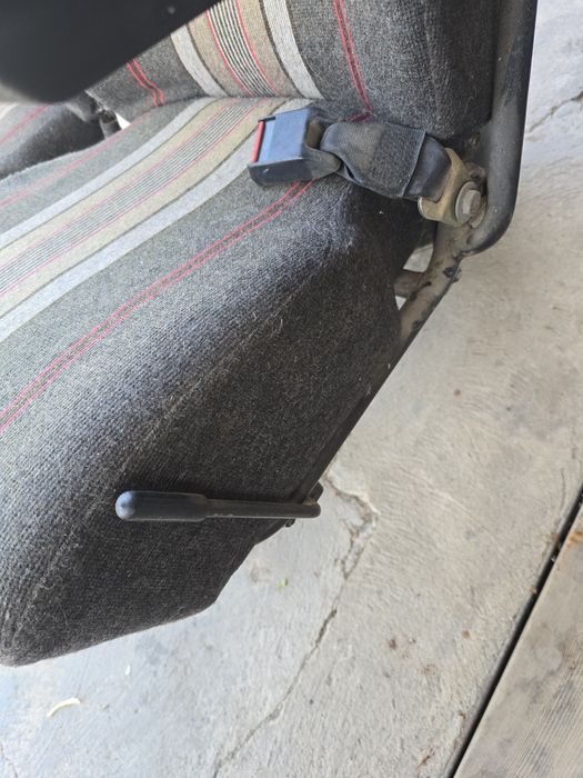 Регулируеми седалки за пътнически бус