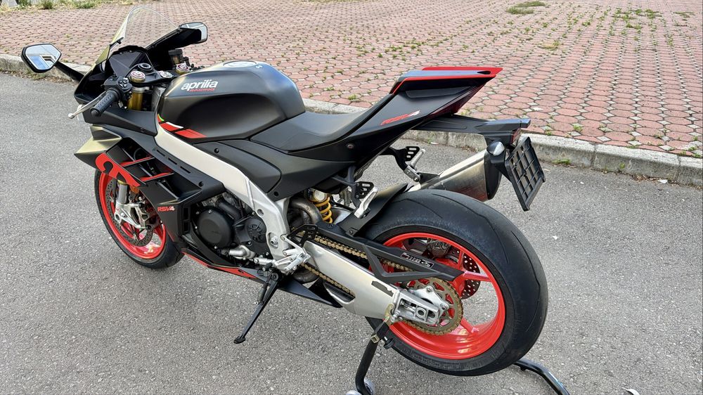 Aprilia Rsv4 1100 cmc